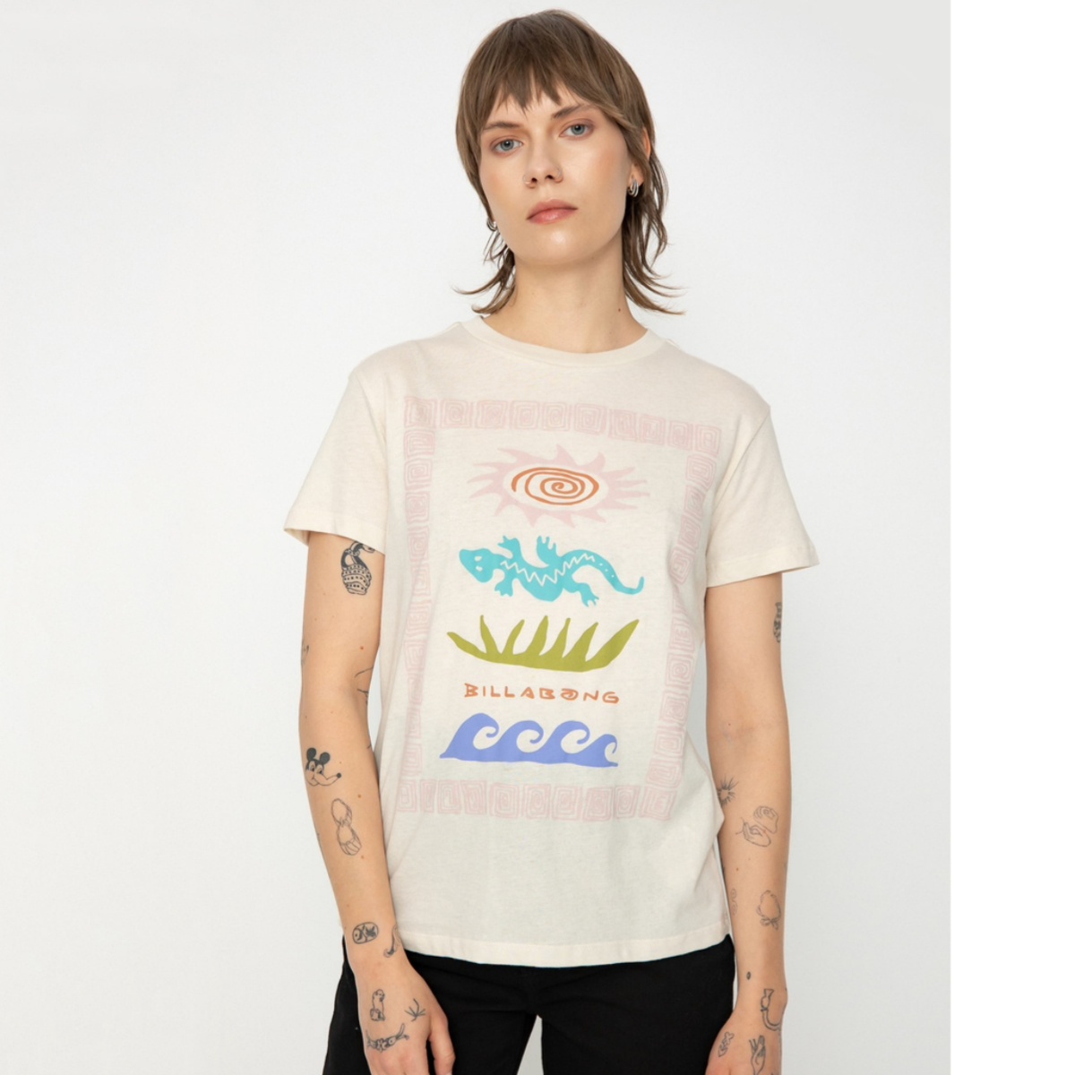 Camiseta clásica con logotipo  - Streetwear Outdoor Brand reseña y precio